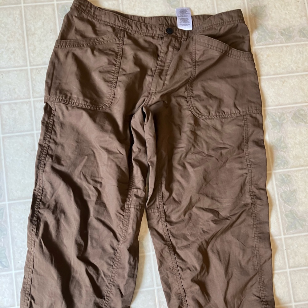 Mountain Hardwear Cargo Capri nylon Pants brown‎